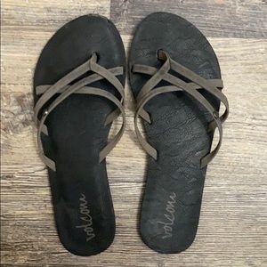 Cute grey Volcom sandals - sz 7